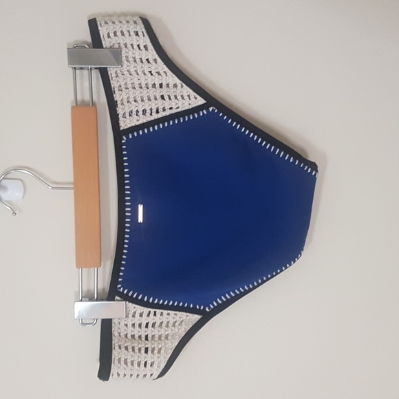 Victoria Secret Crochet bikini bottoms - Picture 5 of 8